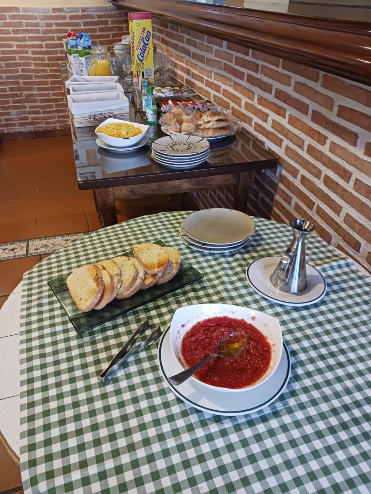 NcantadaROOMS Tragacete Exterior foto